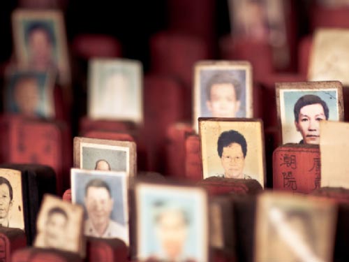 Làm đám tang nhầm cho "vợ"