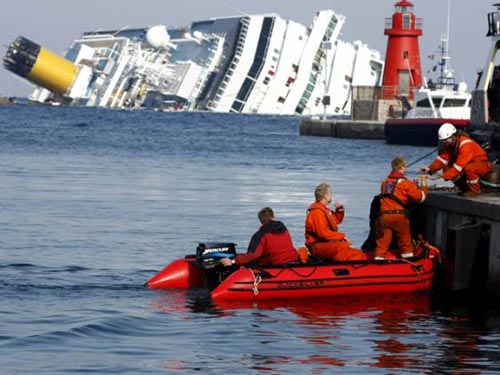 Mất 10 tháng mới dọn được Costa Concordia