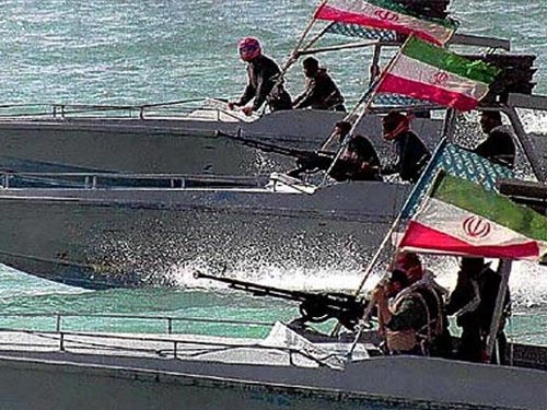 Iran tung ra các tàu "đánh bom tự sát"