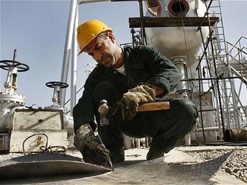 Iran ngừng cung cấp dầu cho Anh, Pháp