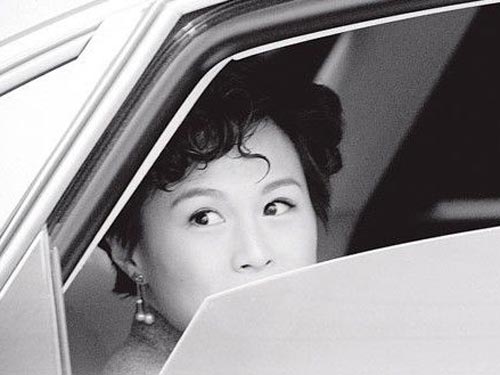 Tài phiệt kén rể: Viết thư cầu hôn kèm ảnh khỏa thân!