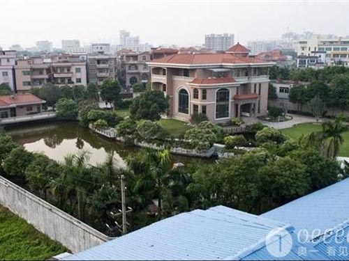 Trung Quốc: Quan quản lý đô thị sở hữu 21 căn nhà