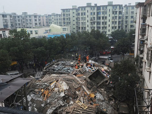 Trung Quốc: Tòa nhà 5 tầng bất ngờ đổ sập