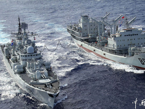 Tàu chiến Trung Quốc lởn vởn ngoài lãnh hải Nhật Bản