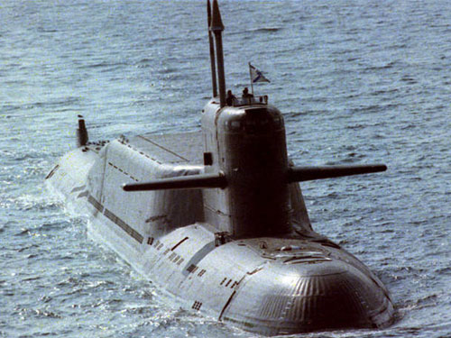 Anh điều tàu ngầm mang đầu đạn hạt nhân đến Falklands