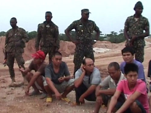 Ghana bắt 124 người Trung Quốc đào trộm vàng