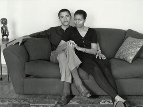 Bà Obama “chê" chồng bạc tóc ngày sinh nhật