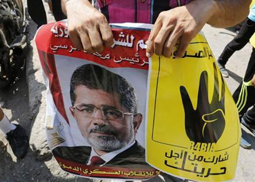 Ai Cập xử ông Morsi tội "kích động giết người"