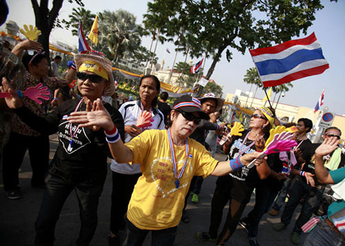 Ông Suthep đưa gia đình Shinawatra vào tầm ngắm