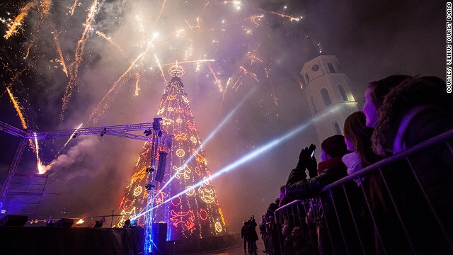 Những cây thông Noel ấn tượng nhất thế giới