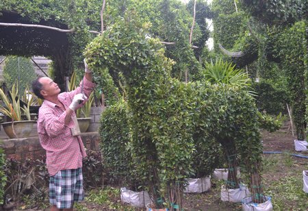 
	Ch&uacute; Năm C&ocirc;ng đang tất bật c&ocirc;ng việc chuẩn bị tết sắp tới.