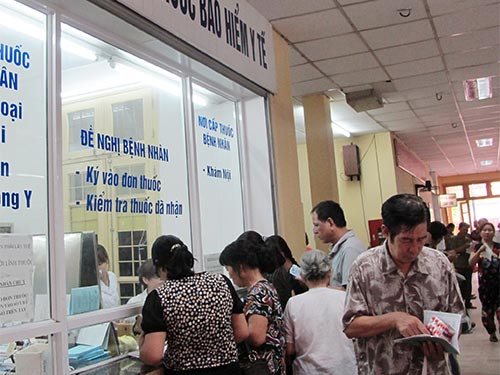 Thuốc Việt lép vế ở sân nhà