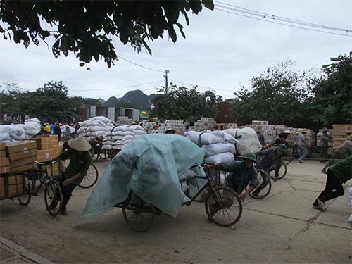 Qua biên giới làm thuê