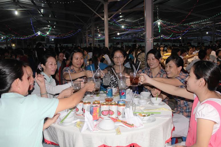 Tổ chức tất niên cho gần 5.000 công nhân