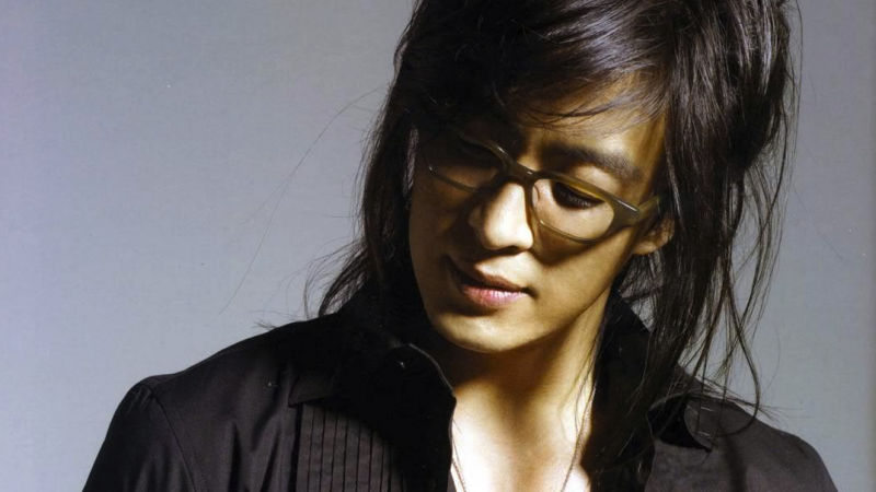 Truy lùng danh tính bạn gái Bae Yong Joon