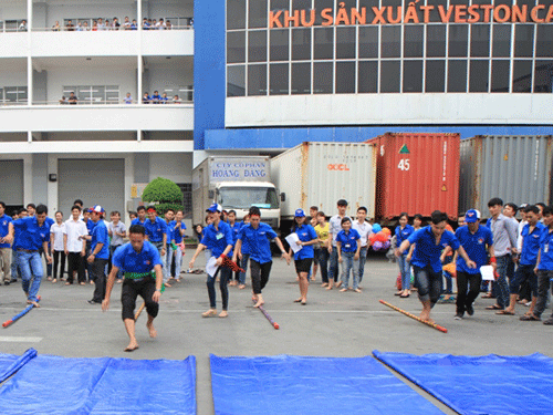 Công nhân Công ty CP May Nhà Bè vui chơi trong Ngày hội gia đình