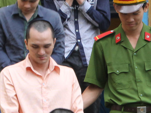 Đón tiếp học viên mới, nhóm “đại bàng” làm 1 người chết
