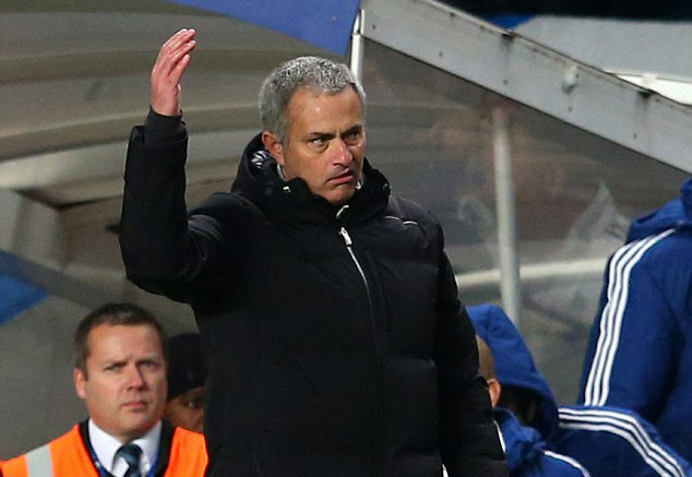 
	&Ocirc;ng Mourinho tỏ ra bất b&igrave;nh trước h&agrave;nh động của Suarez
