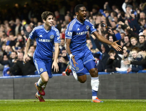 Eto'o và Oscar, hai cầu thủ Chelsea chơi ấn tượng nhất trận cầu đinh