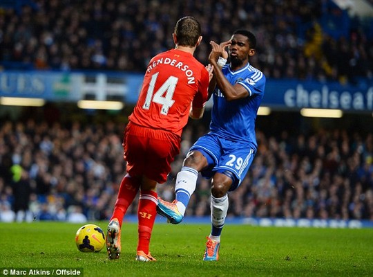 Eto'o thừa nhận mình đáng bị thẻ đỏ trong trận thắng Liverpool