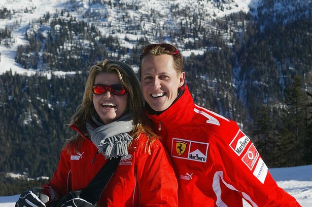 Huyền thoại F1 Schumacher vẫn hôn mê sau phẫu thuật não