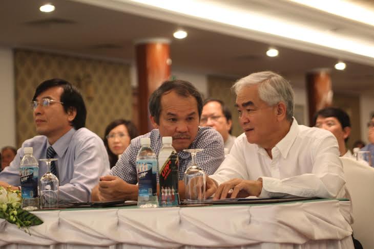 
	&Ocirc;ng Đo&agrave;n Nguy&ecirc;n Đức v&agrave; quyền Chủ tịch VFF L&ecirc; H&ugrave;ng Dũng

	&nbsp;