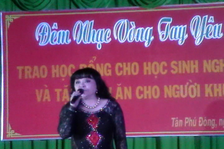 Ca sĩ hải ngoại diễn… "chui" ở Tiền Giang!