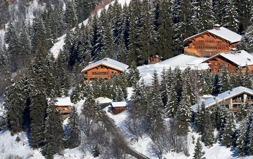 V&ugrave;ng n&uacute;i Meribel tr&ecirc;n rặng Alps, nơi Schumacher trượt tuyết v&agrave; gặp tai nạn
