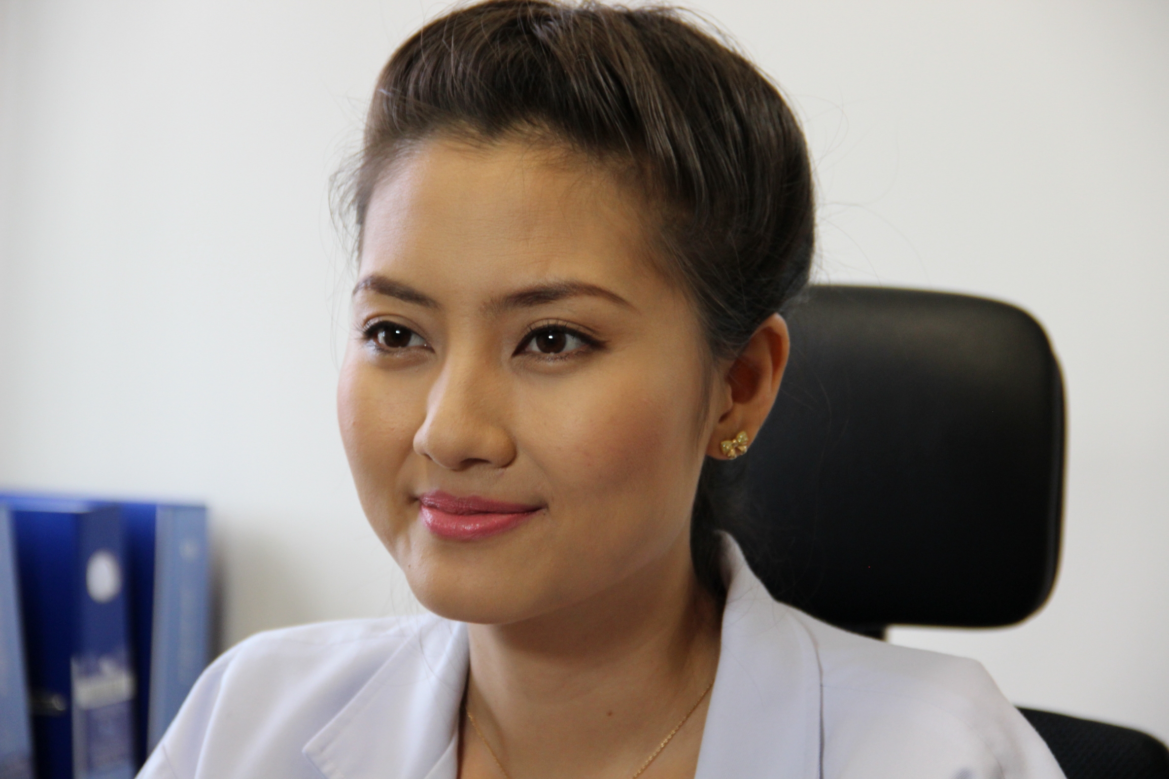 Ngọc Lan v&agrave;o vai b&aacute;c sĩ trong phim Kẻ b&aacute;n linh hồn