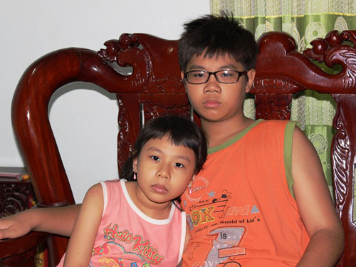 Hai ch&aacute;u b&eacute; mất t&iacute;ch đ&atilde; t&igrave;m thấy, đang ở nh&agrave; ri&ecirc;ng tr&ecirc;n đường Ho&agrave;ng Hoa Th&aacute;m (quận T&acirc;n B&igrave;nh).