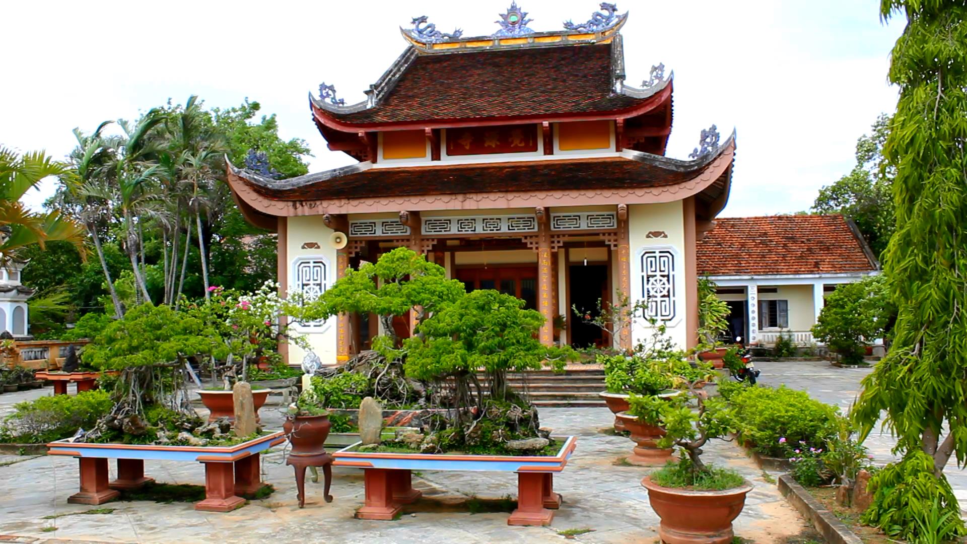 Trộm đột nhập chùa cuỗm mất 6 pho tượng phật