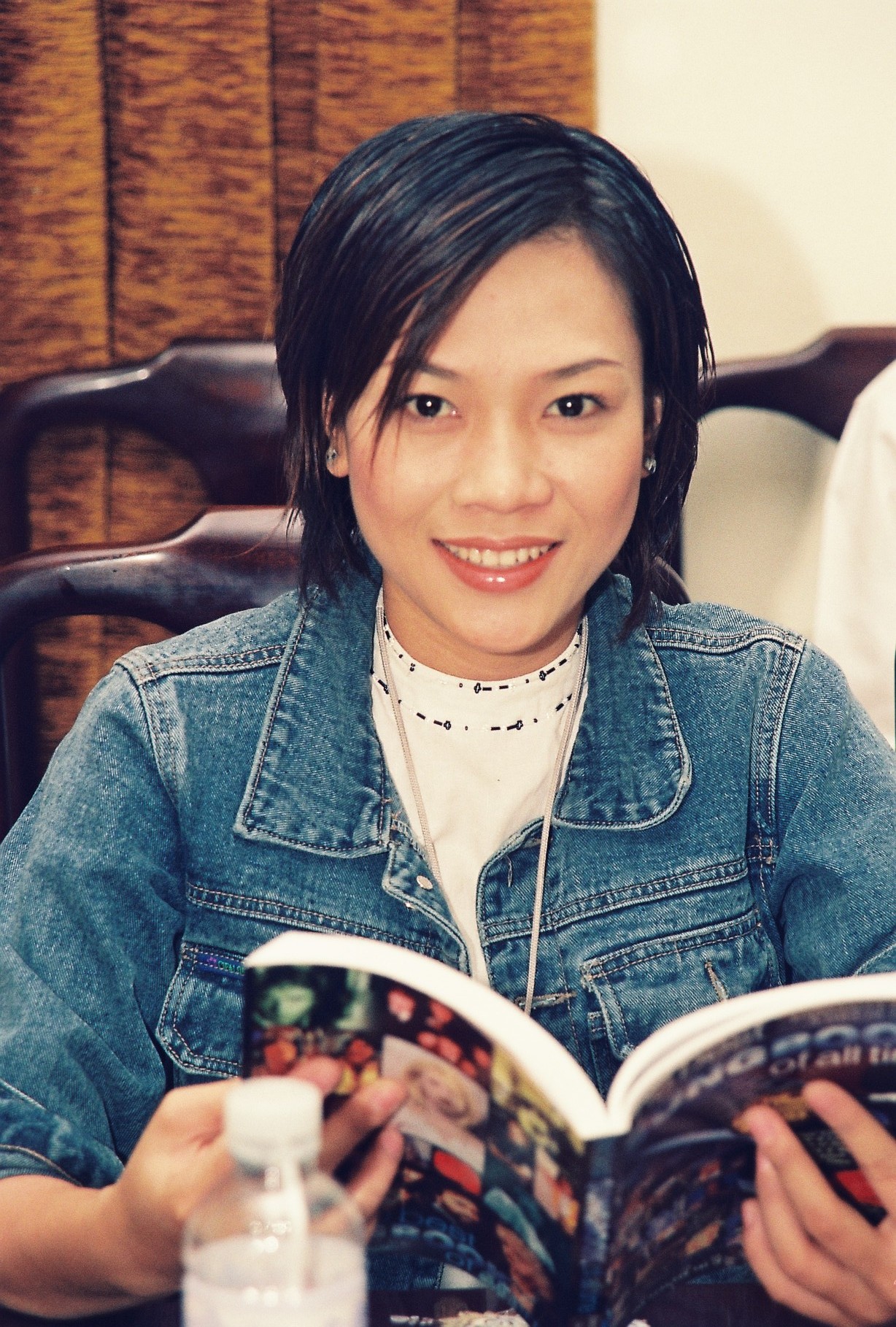 Mỹ T&acirc;m tại cuộc họp trước Lễ trao Giải Mai V&agrave;ng 2001