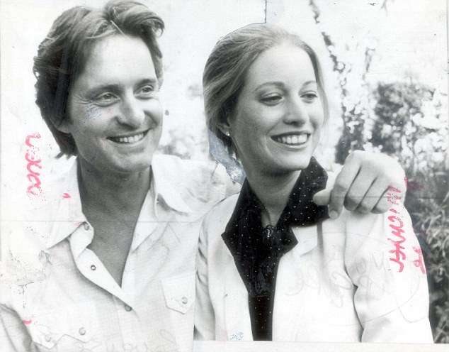 Michael Douglas v&agrave; Diandra