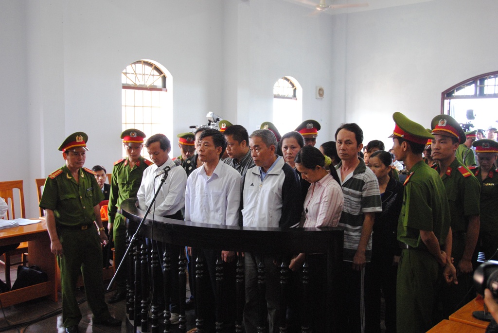 Các bị cáo tại phiên tòa xét xử sơ thẩm