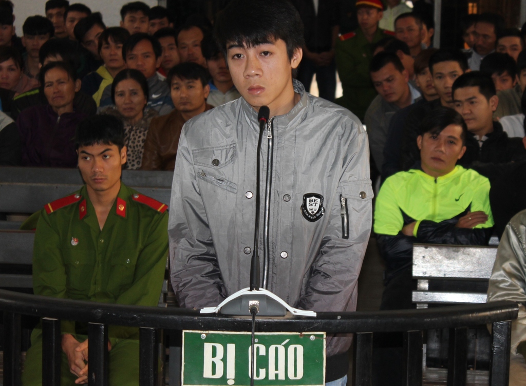 Giết người v&igrave; bị truy đuổi, bị c&aacute;o Trần Duy Nam bị mức &aacute;n 8 năm t&ugrave;