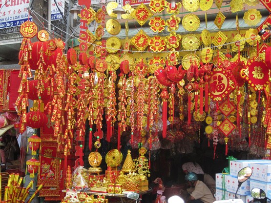 Bỏ tiền triệu mua pháo Trung Quốc chơi Tết