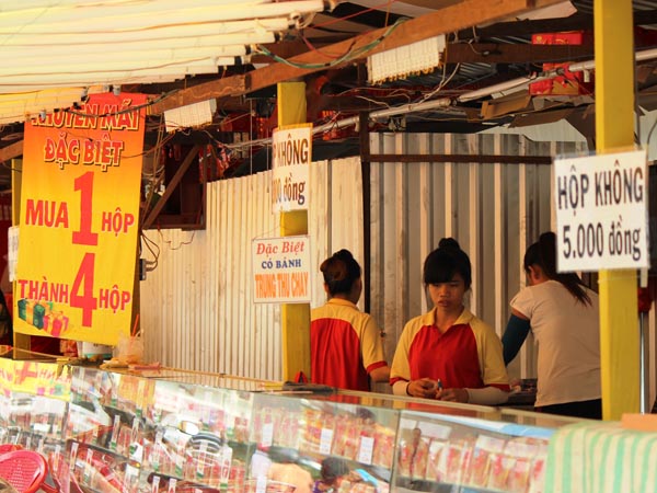 Rước bực mình với bánh Trung thu đại hạ giá