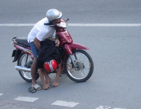 Hai kiểu ngủ độc nhất vô nhị của dân nhậu!