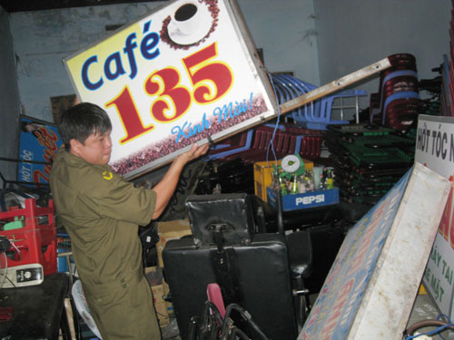 Dẹp khu “cà phê sung sướng”!