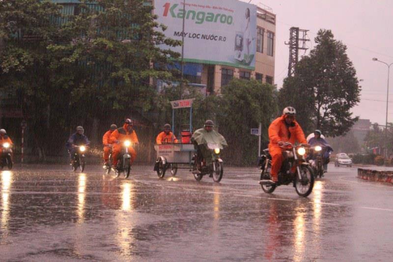 Nồi cháo nghĩa tình của những người đàn ông lãng du trên xe 67