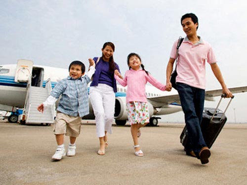 Đi du lịch ngày tết là chọn lựa của nhiều gia đình trẻ.