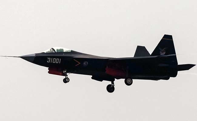 M&aacute;y bay t&agrave;ng h&igrave;nh J-31 của Trung Quốc. Ảnh: Reuters
