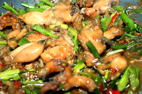 M&oacute;n ếch kho tương ăn n&oacute;ng mới ngon
