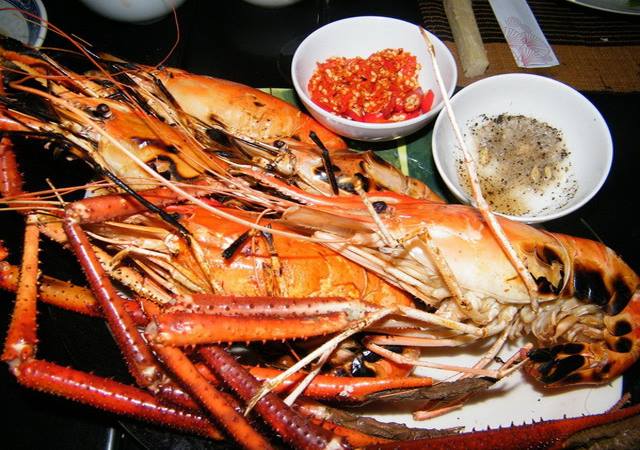 Con t&ocirc;m c&agrave;ng gi&aacute; khoảng 210.000 đồng ở Kuala Lumpuar