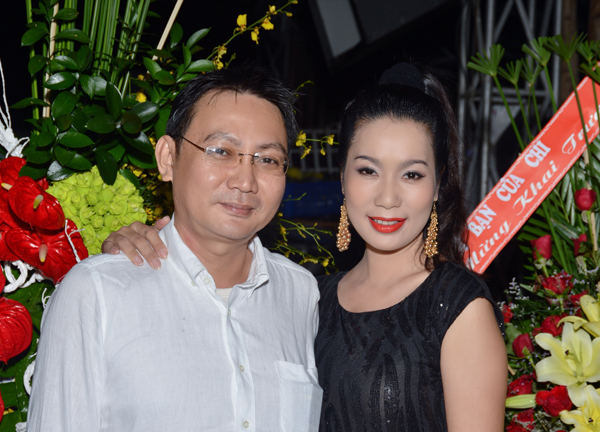 Kỷ niệm ngày cưới, Trịnh Kim Chi được chồng “đãi ốc”