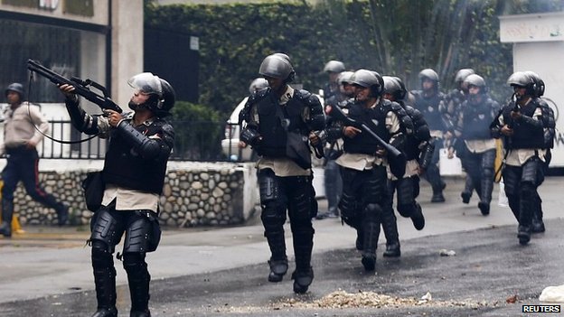 Biểu tình ở Venezuela: Cảnh sát bị bắn chết