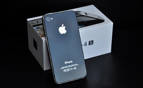 Tranh cãi việc mua iPhone 4S cũ hay chọn máy khác