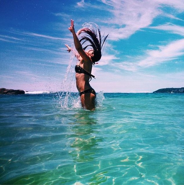 @lyssi_skye captioned her photo with #living #freeeeeintheseaaa at Freshie Beach