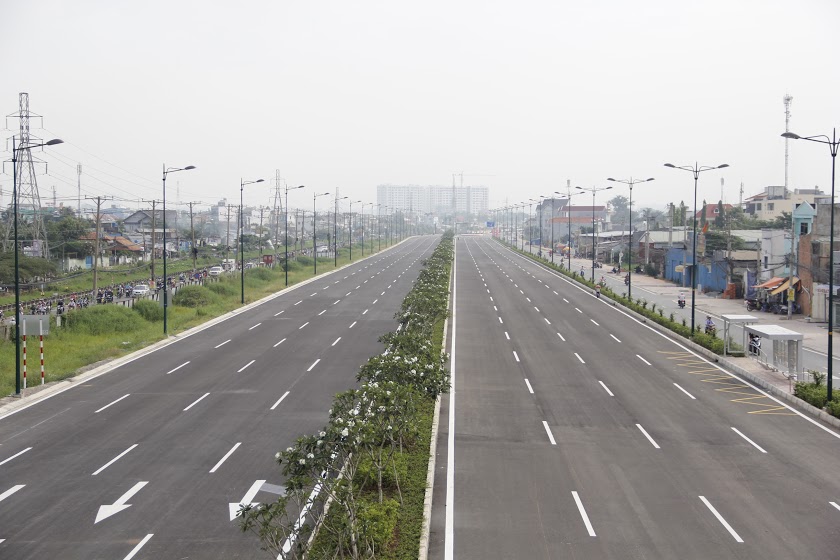 Thông xe thêm 1,4 km đường Phạm Văn Đồng