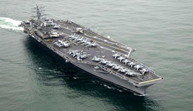 Iran tập trận luyện tấn công siêu tàu sân bay Mỹ